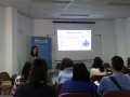 Ana de BiobookLab, durante la charla de Genética relacionada con la enfermedad celíaca